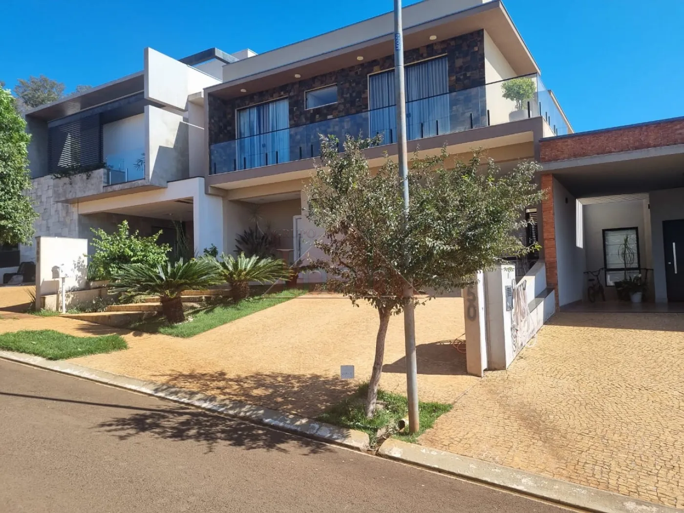 Alugar Casas / CASA RESIDENCIAL em Ribeirão Preto R$ 5.500,00 - Foto 1