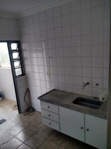 Alugar Apartamentos / Apartamento em Ribeirão Preto R$ 700,00 - Foto 4