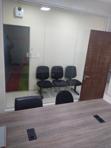 Alugar Comerciais / Sala em Ribeirão Preto R$ 2.600,00 - Foto 3