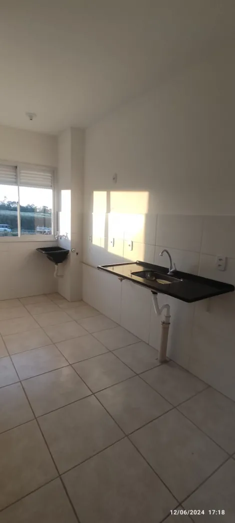 Alugar Apartamentos / Apartamento em Ribeirão Preto R$ 700,00 - Foto 4