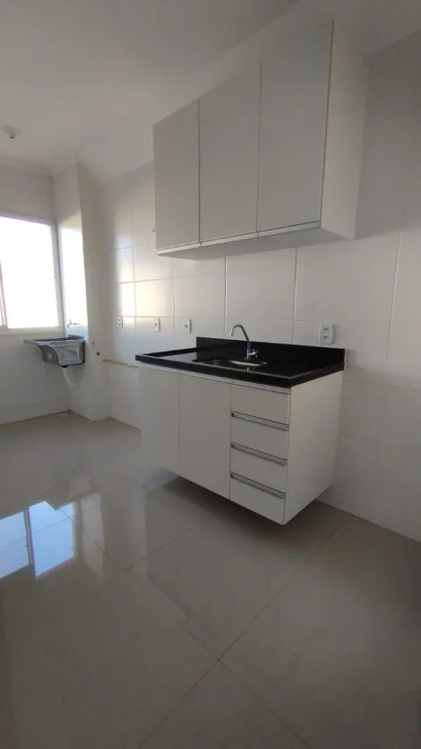 Alugar Apartamentos / Apartamento em Ribeirão Preto R$ 800,00 - Foto 4